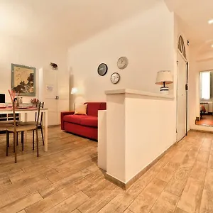 Apartment Wine Colorino